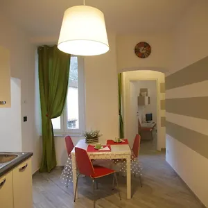 Apartamento Casa San Vincenzo, Un Nido Nel Cuore Di Genova. Génova