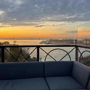  Apartment The Penthouse And Rooftop-terrace At Molino Stucky