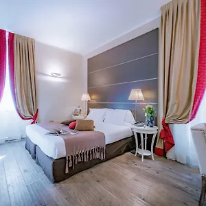 מלון Townhouse 33